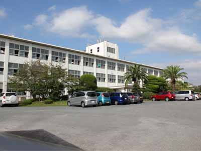 中学校　遠賀中学校（中学校）まで473m