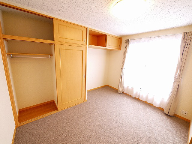 居室・リビング　広々とした洋室です