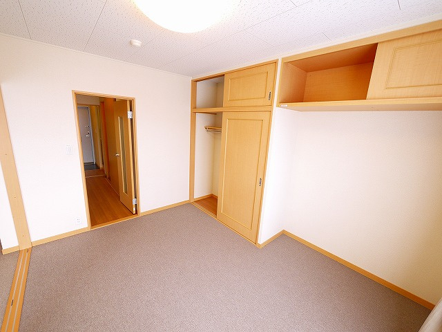 その他部屋・スペース　落ち着いて過ごせるお部屋なので、寝室にいかがでしょうか