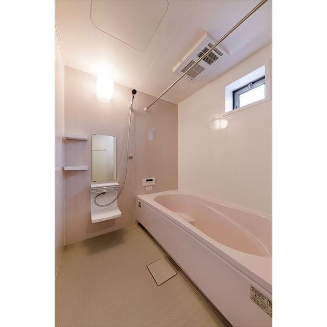 バス・シャワールーム　追焚機能・浴室乾燥機つき　※イメージ