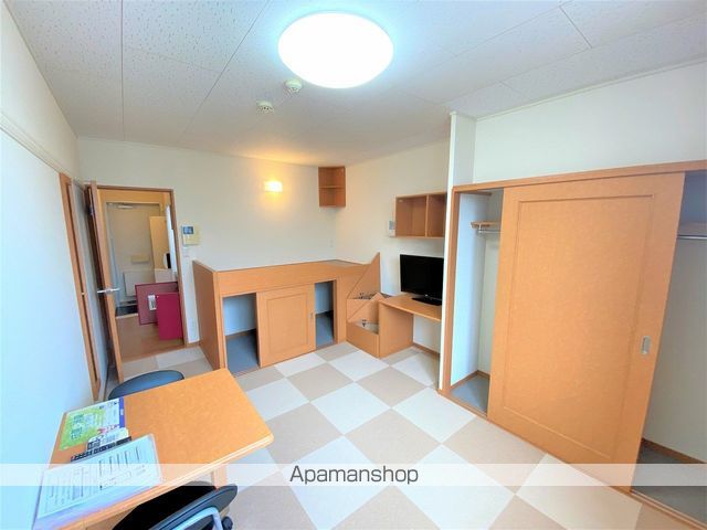 レオパレスさそらの居間写真