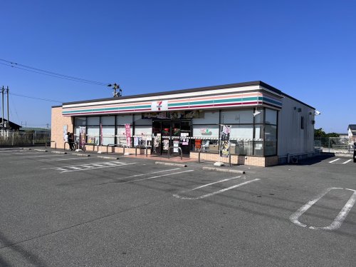 コンビニ　セブンイレブン鏡町両出店（コンビニ）まで966m