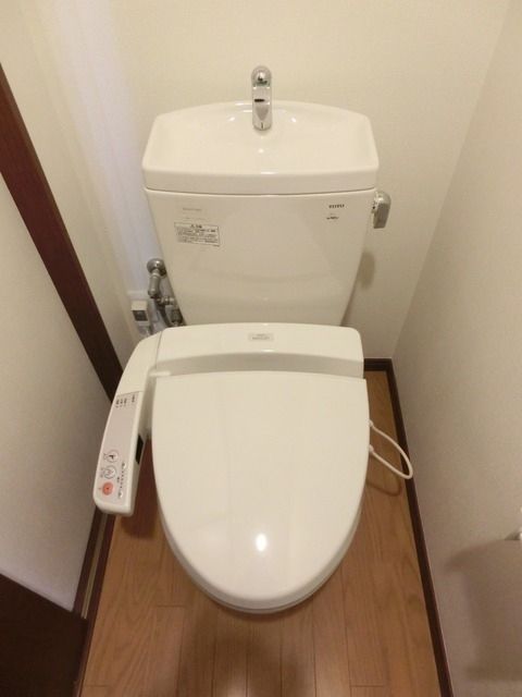 トイレ　洗浄機能付きトイレ