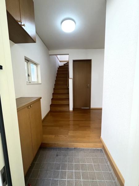 玄関　広々した玄関です。