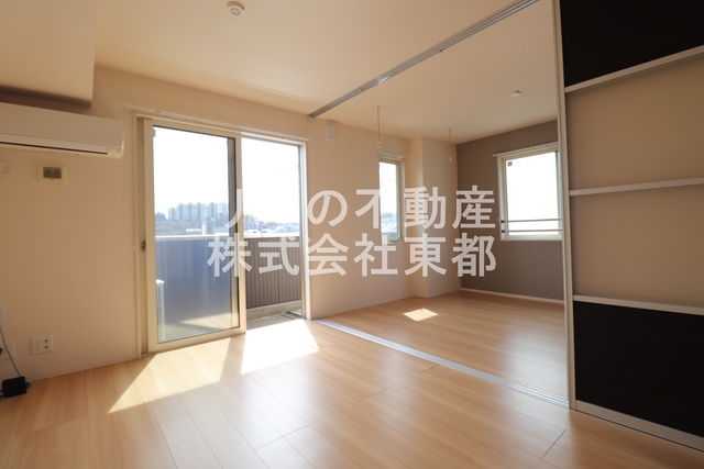 居室・リビング　広いリビングでゆったりくつろげる憩いの空間♪