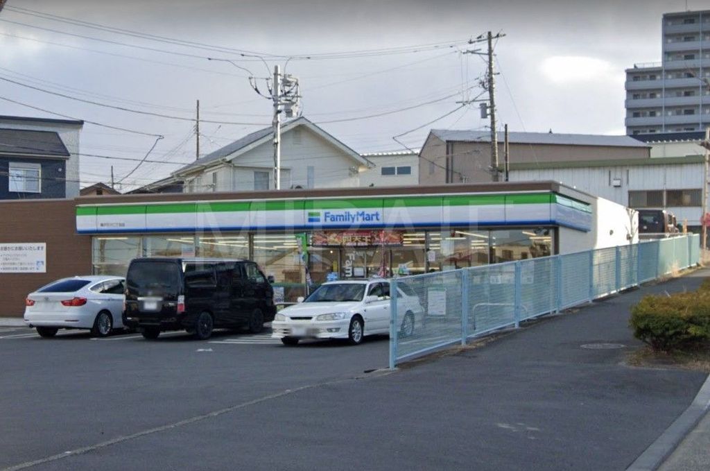 コンビニ　ファミリーマート藤沢石川二丁目店（コンビニ）まで210m