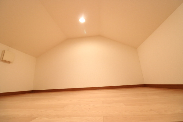 その他部屋・スペース　屋根裏収納