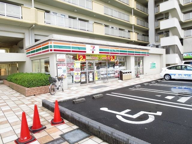 コンビニ　セブンイレブン町田多摩境駅前店（コンビニ）まで526m