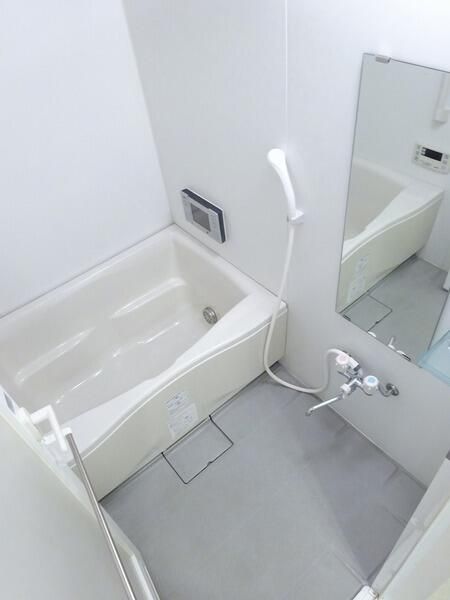 バス・シャワールーム　※同タイプの別のお部屋です。