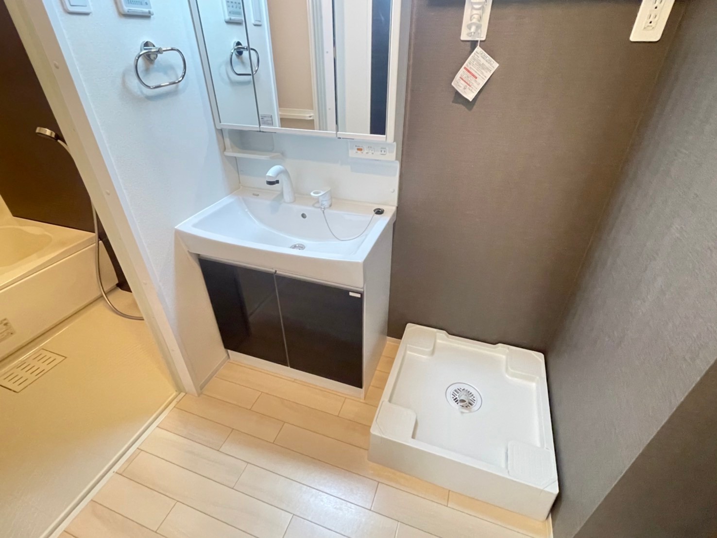 洗面設備　同施工会社別物件(同タイプ間取り)の写真です。