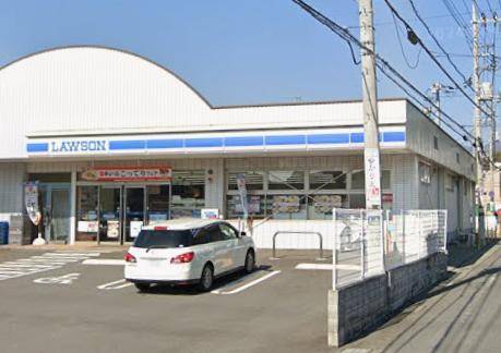 コンビニ　ローソン伊勢原高森七丁目店（コンビニ）まで491m