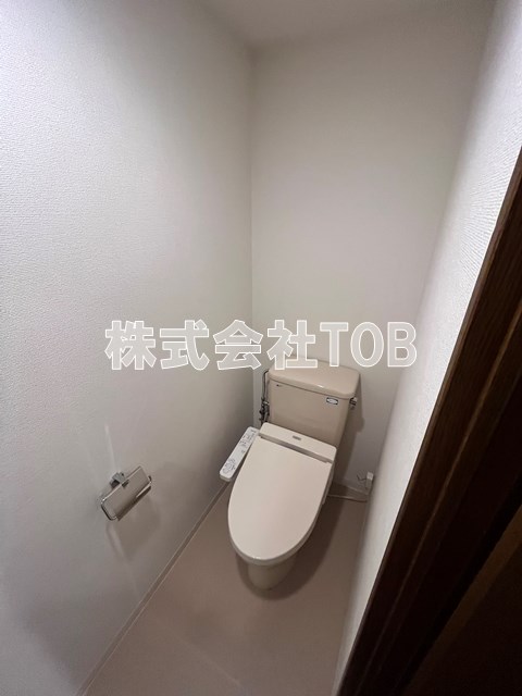トイレ　※同間取り反転タイプ写真です