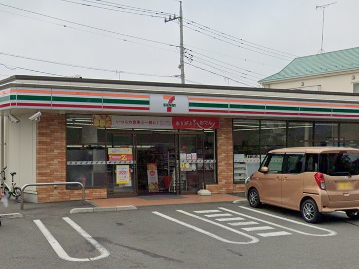 コンビニ　セブンイレブン八王子暁町１丁目店（コンビニ）まで200m