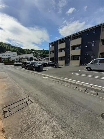 駐車場　エントランス