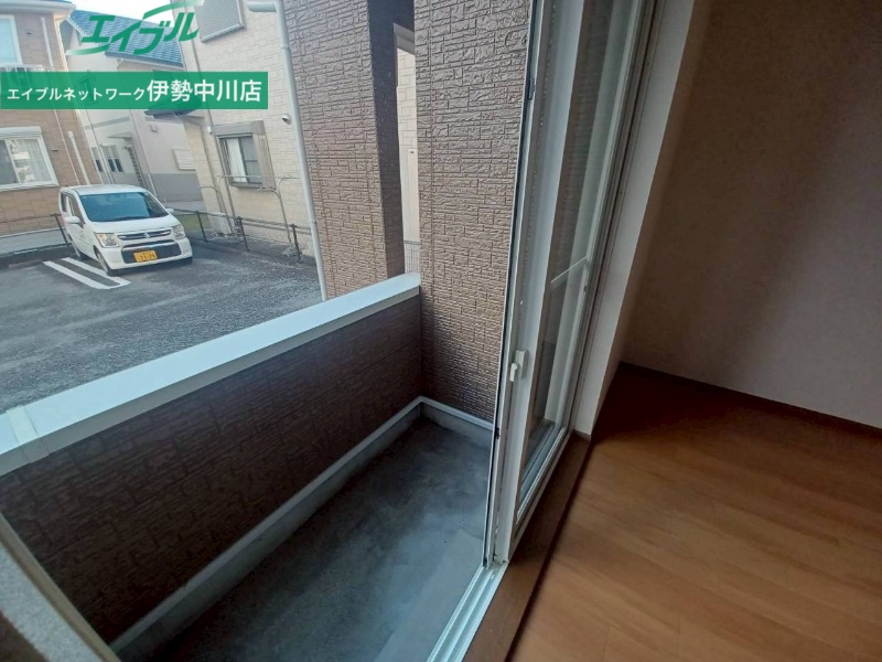 バルコニー　別部屋反転参考写真です