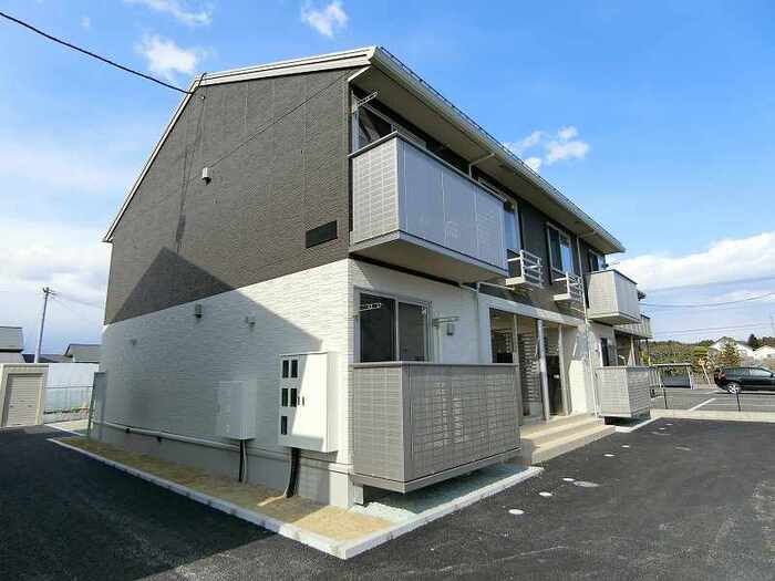 建物外観　外観部分・日当たり良好な物件です♪
