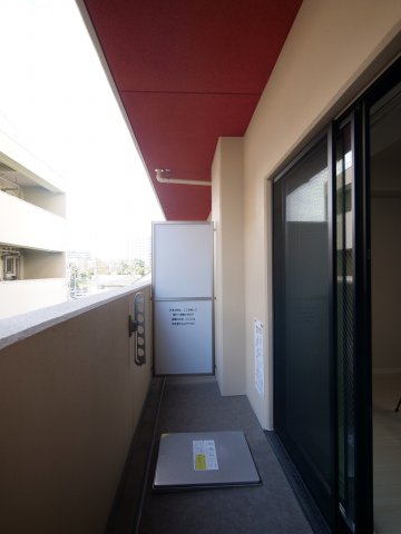 バルコニー　※写真は別の部屋のものです。