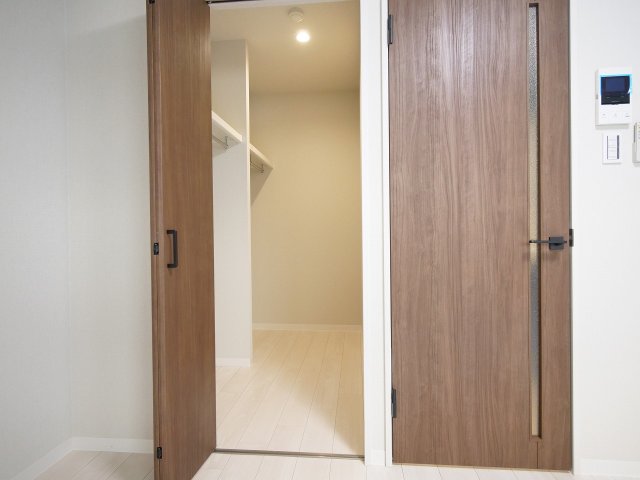 収納　※写真は別の部屋のものです。
