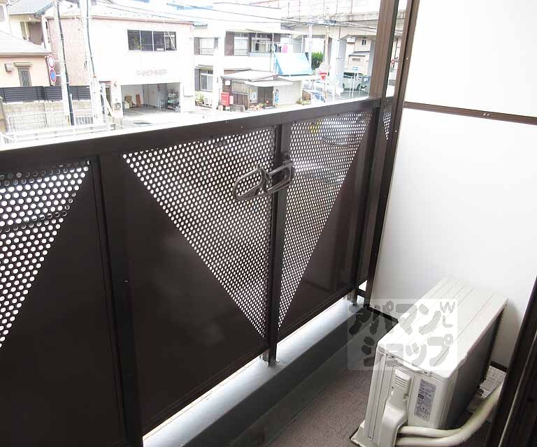 バルコニー　広いバルコニです。