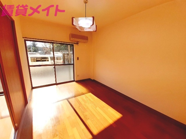 居室・リビング　同型参考写真