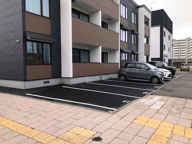 駐車場　駐車場