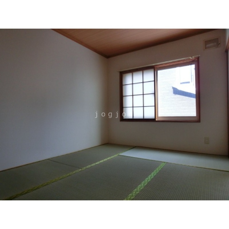 その他部屋・スペース　日当たりの良い明るいお部屋です。