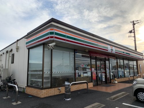 コンビニ　セブンイレブン 木更津金田店（コンビニ）まで822m