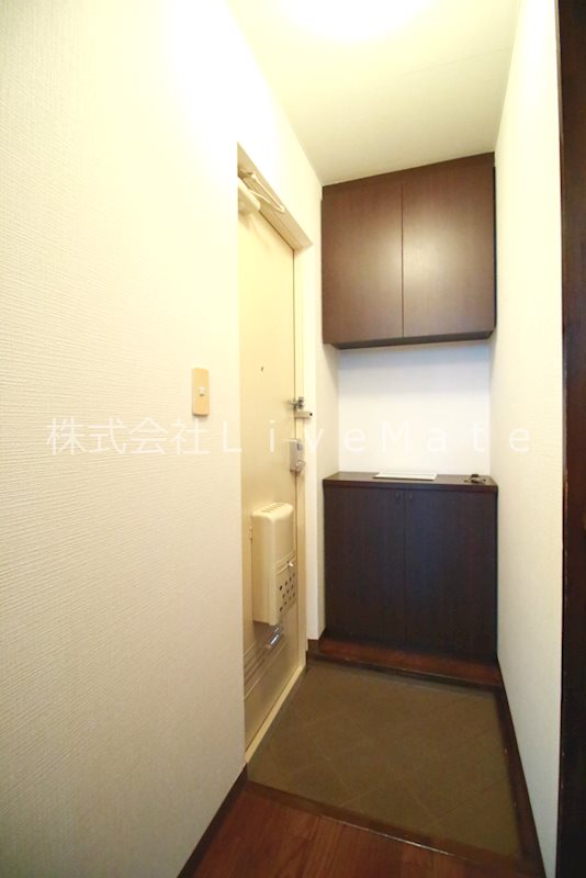 ルシェール多聞の玄関写真