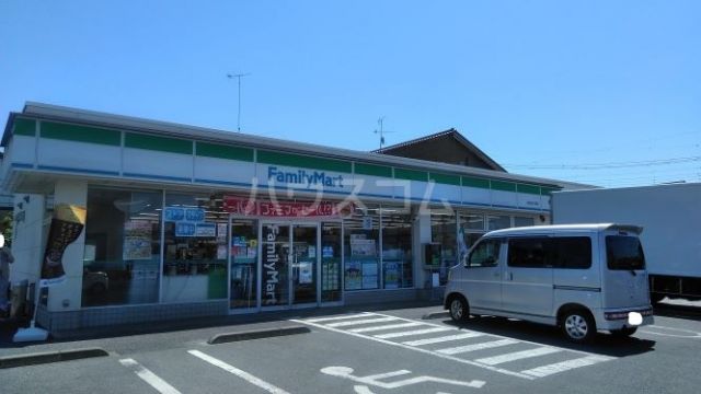 コンビニ　ファミリーマート 熊谷拾六間店（コンビニ）まで810m