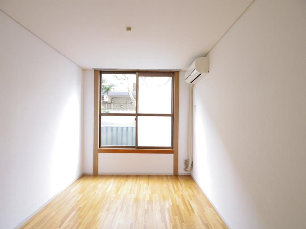 その他　南向きで1階でも日差しが入るお部屋です