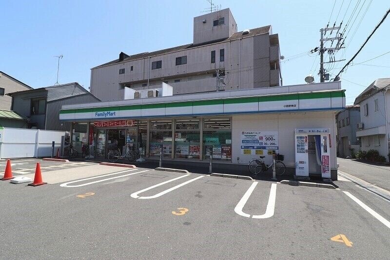 コンビニ　ファミリーマート小路駅東店（コンビニ）まで594m
