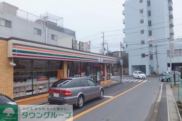 コンビニ　セブンイレブン（コンビニ）まで82m