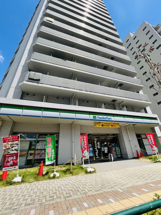 コンビニ　ファミリーマート 江東南砂四丁目店（コンビニ）まで2m