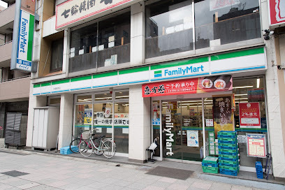 コンビニ　ファミリーマート川崎駅西店（コンビニ）まで740m
