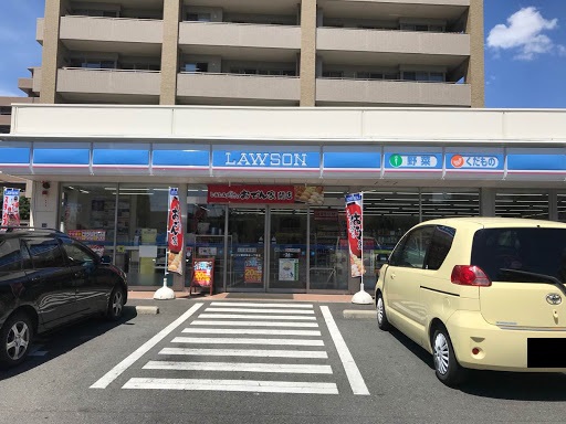 コンビニ　ローソン（コンビニ）まで629m