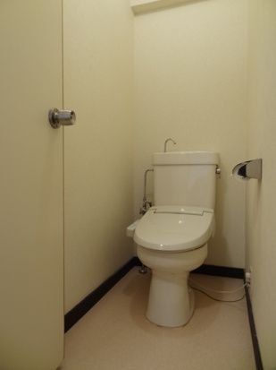 トイレ　※代表タイプの写真のため実際と異なる場合がございます