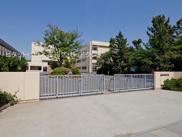 中学校　吉川市立中央中学校（中学校）まで547m