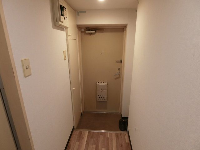 玄関　他のお部屋の参考写真となります。