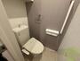 トイレ　トイレはウォシュレット機能付きです。安心して使用できますね。