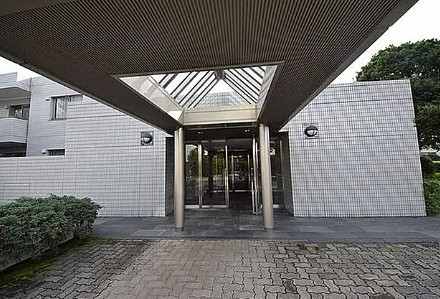 エントランス　建物の内部です