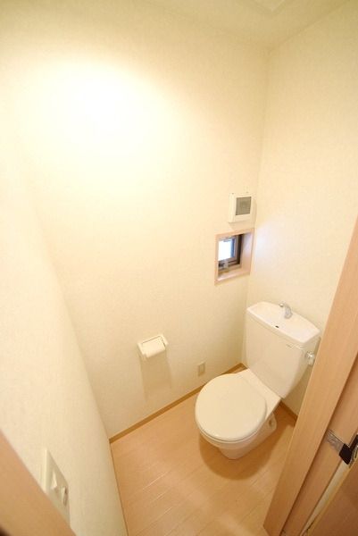 トイレ　★トイレに窓★