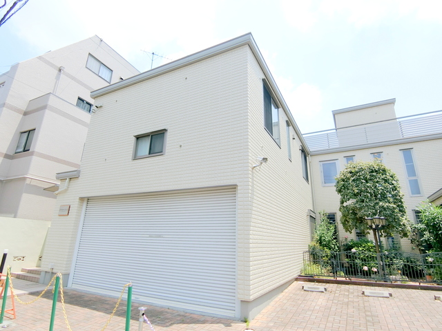 エントランス　★下井草駅まで２分の立地★