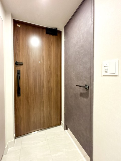 玄関　※写真は同タイプ住戸です。