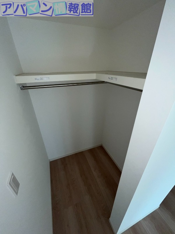 Rooms万代5の内装写真