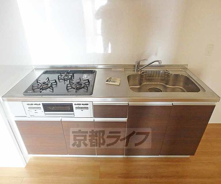 キッチン　綺麗なシステムキッチンです。