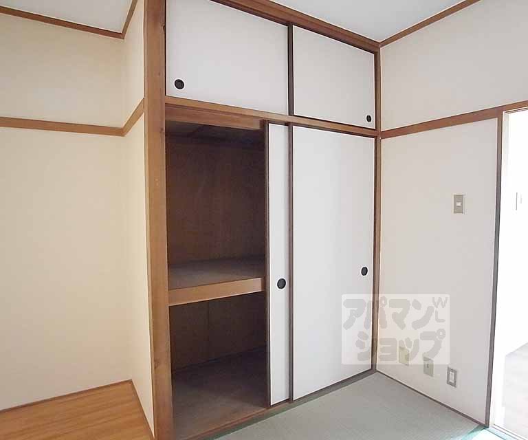 収納　押入れタイプ