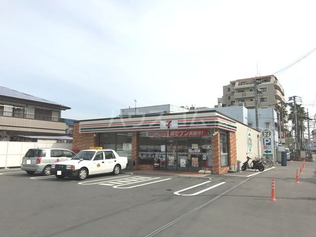コンビニ　セブンイレブン 福岡石丸店（コンビニ）まで817m