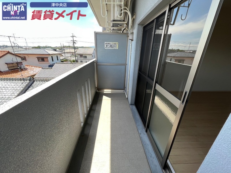 バルコニー　同物件別室反転タイプ画像