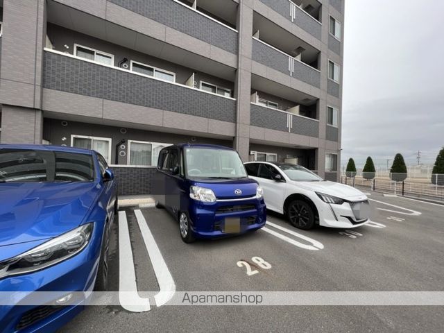 駐車場　駐車場