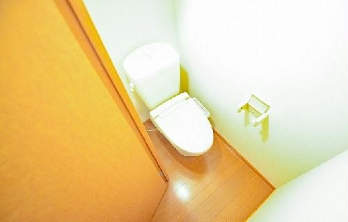 レオパレスCosmoのトイレ写真